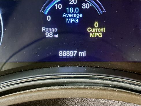 Used 2020 Jeep Grand Cherokee Overland RWD image 19