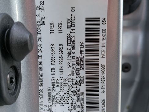 Used 2023 Toyota Tacoma Limited image 27