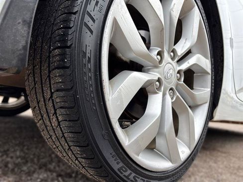 Used 2012 Hyundai Veloster w/ Style Pkg image 23