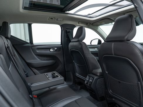 New 2026 Volvo XC40 B5 Plus w/ Protection Package Premier image 23