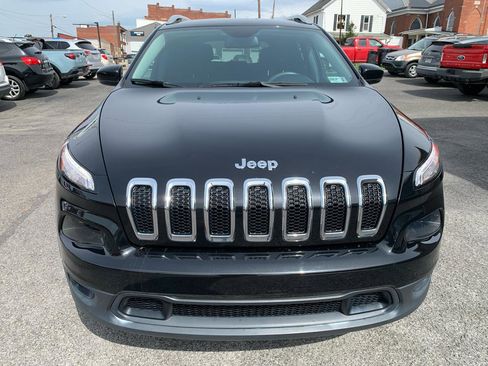 Used 2017 Jeep Cherokee Latitude w/ Safety/Convenience Group image 7