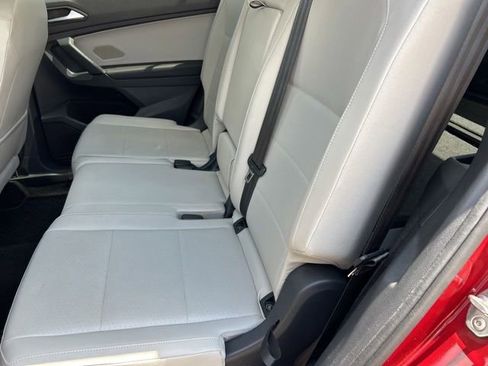 Used 2019 Volkswagen Tiguan SE FWD image 9