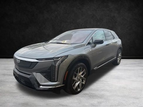 Certified 2025 Cadillac Optiq Luxury 1 w/ LPO, Floor Liner Package image 10