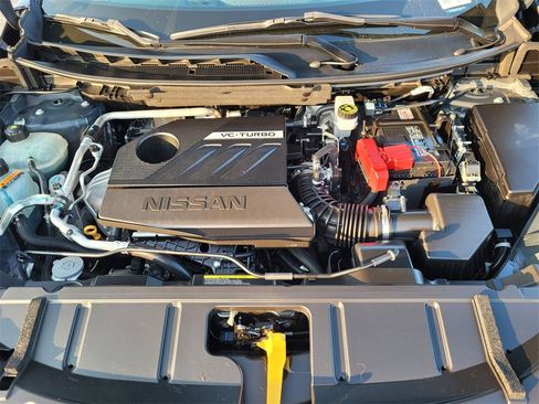 Used 2024 Nissan Rogue SV image 28