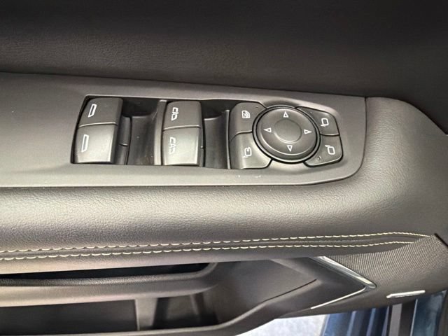 Used 2025 GMC Yukon Elevation AWD/4WD image 15