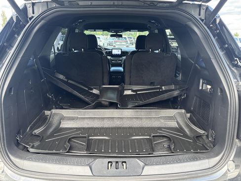 Used 2020 Ford Explorer XLT image 20