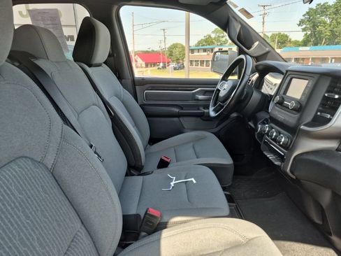 Used 2021 RAM 1500 Big Horn AWD/4WD image 4