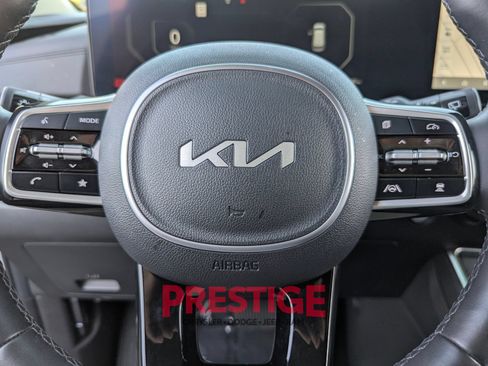 Used 2025 Kia Carnival SX Prestige FWD image 16