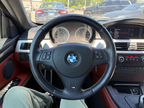 Used 2011 BMW M3 Convertible RWD image 10