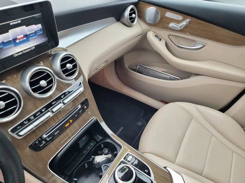 Used 2019 Mercedes-Benz GLC 300 4MATIC image 13