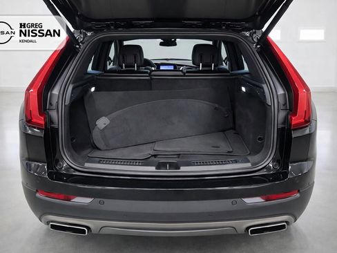 Used 2019 Cadillac XT4 Premium Luxury w/ Cold Weather Package image 11