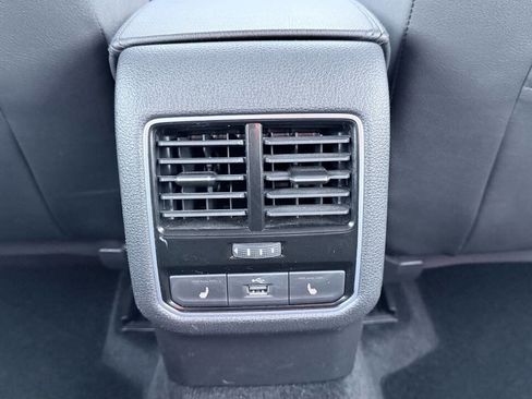 Used 2017 Volkswagen Passat 3.6 SEL Premium image 15