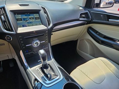 Used 2017 Ford Edge Titanium w/ Equipment Group 301A FWD image 21