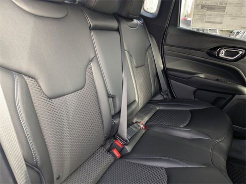 New 2026 Jeep Compass Latitude image 30