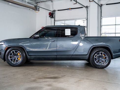 Used 2022 Rivian R1T Launch Edition image 8