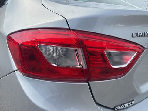 Used 2017 Chevrolet Cruze LT w/ Convenience Package FWD image 14