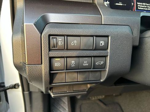 Used 2025 Toyota 4Runner TRD Off-Road Premium AWD/4WD image 18