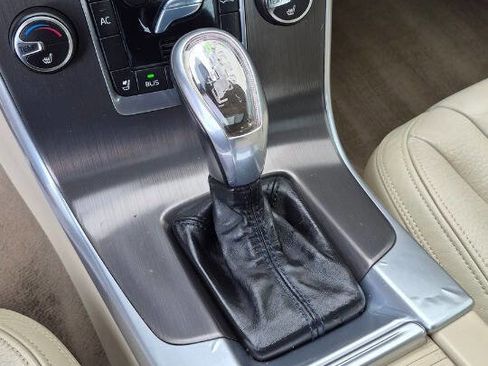 Used 2013 Volvo S60 T5 image 43