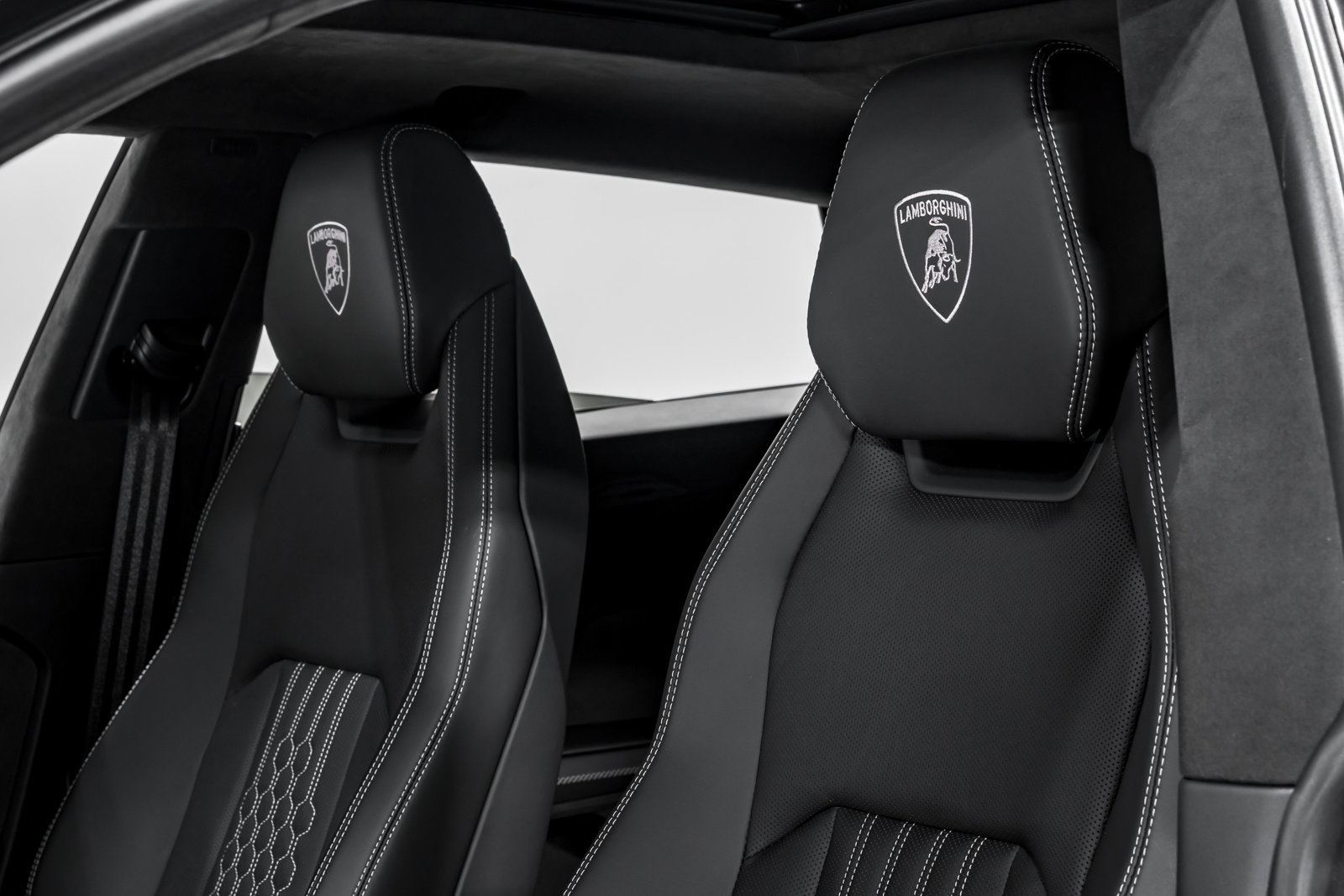 Used 2026 Lamborghini Urus SE AWD/4WD image 20