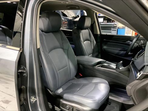 Used 2021 Buick Enclave Essence w/ Sound and Sites Package image 8