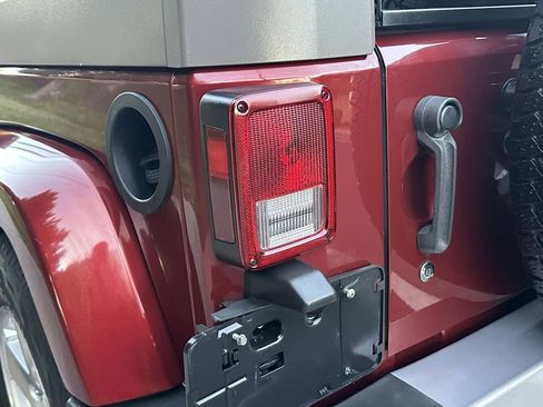 Used 2008 Jeep Wrangler Unlimited Sahara w/ Dual Top Group image 43