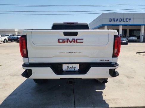 Used 2022 GMC Sierra 2500 AT4 w/ AT4 Preferred Package image 5