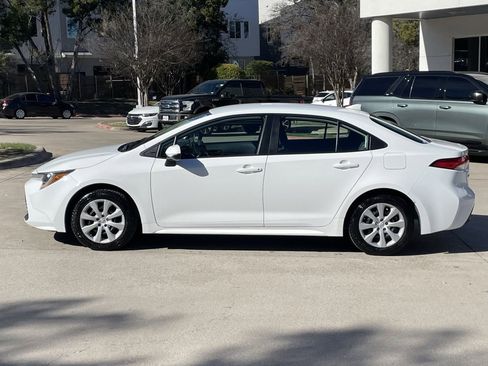 Used 2024 Toyota Corolla LE image 3