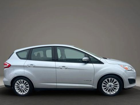 Used 2017 Ford C-MAX SE w/ Equipment Group 202A FWD image 4