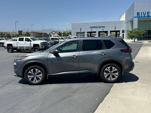 Used 2022 Nissan Rogue SV AWD/4WD image 2