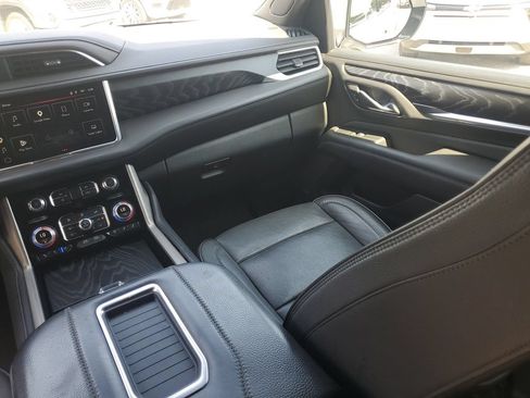 Used 2022 GMC Yukon XL Denali AWD/4WD image 20