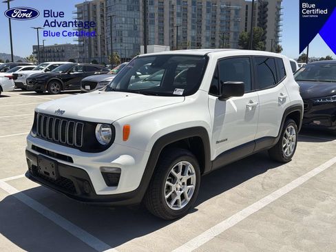 Used 2023 Jeep Renegade Latitude AWD/4WD image 16