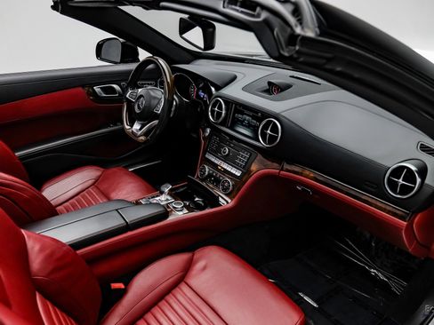 Used 2017 Mercedes-Benz SL 550 image 49