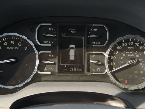 Used 2020 Toyota Tundra Limited w/ Limited Premium Package AWD/4WD image 16