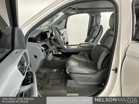 Used 2019 Lincoln Navigator L Select RWD image 11