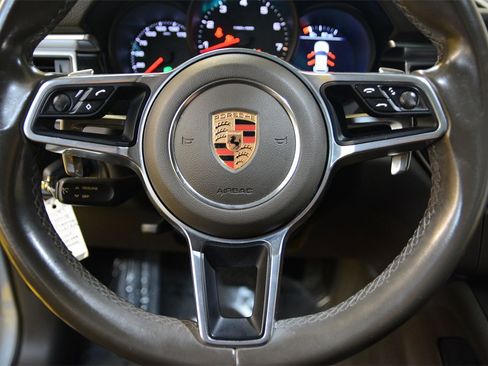 Used 2018 Porsche Macan image 19
