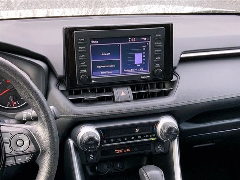 Used 2021 Toyota RAV4 XLE FWD image 7