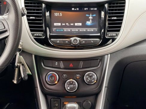 Used 2017 Chevrolet Trax LS image 19