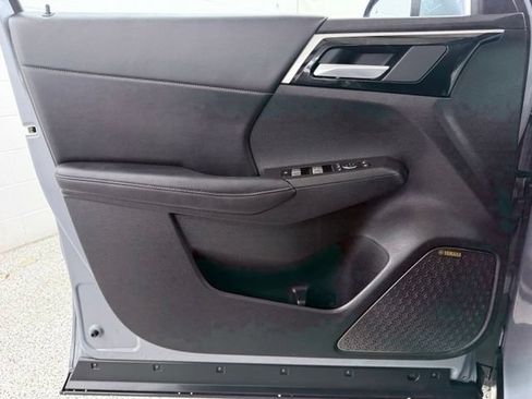 Used 2025 Mitsubishi Outlander SE FWD image 16