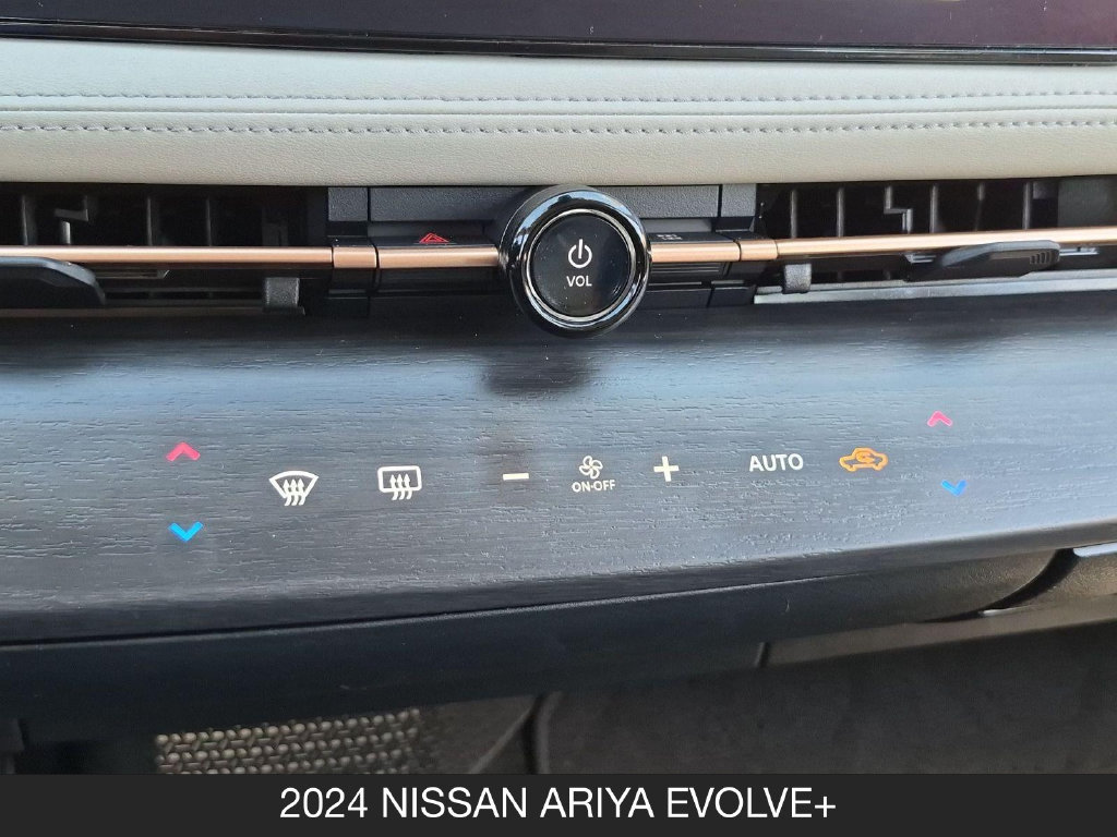Used 2024 Nissan Ariya FWD image 24