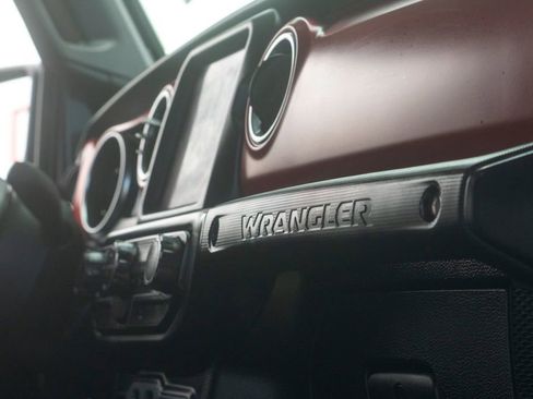 Used 2023 Jeep Wrangler Rubicon w/ Cold Weather Group AWD/4WD image 47