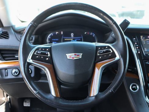 Used 2017 Cadillac Escalade Luxury AWD/4WD image 27