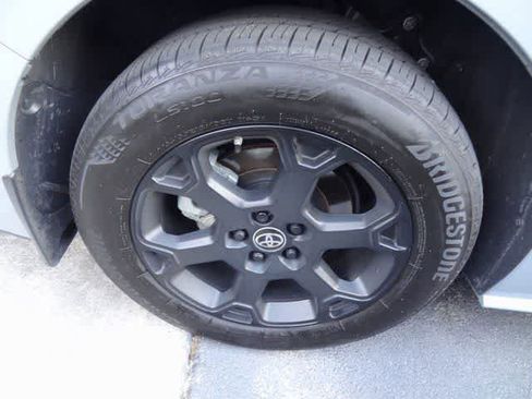 Used 2025 Toyota Sienna XLE Woodland Edition image 16