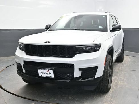 Used 2021 Jeep Grand Cherokee L Laredo AWD/4WD image 2
