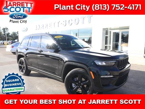 Used 2023 Jeep Grand Cherokee Limited w/ Black Appearance Package image 1