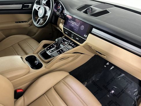 Used 2022 Porsche Cayenne Platinum Edition AWD/4WD image 15