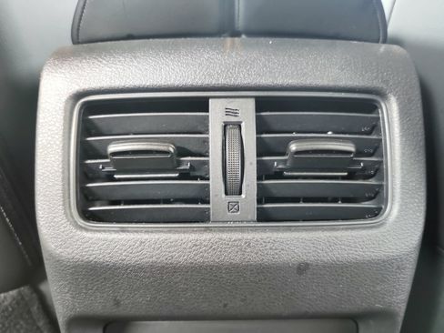 Used 2025 Nissan Rogue SV w/ SV Premium Package FWD image 40
