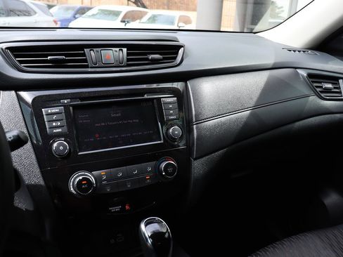 Used 2018 Nissan Rogue S FWD image 43
