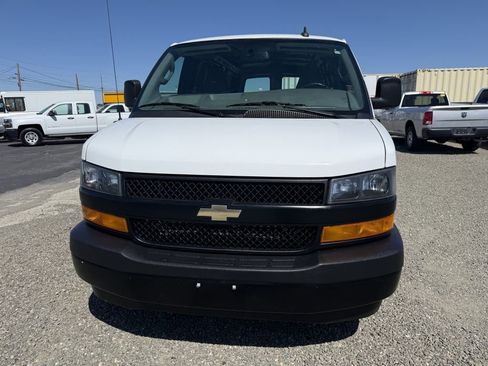 Used 2018 Chevrolet Express 2500 w/ Driver Convenience Package RWD image 3
