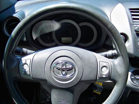 Used 2008 Toyota RAV4 Limited AWD/4WD image 26