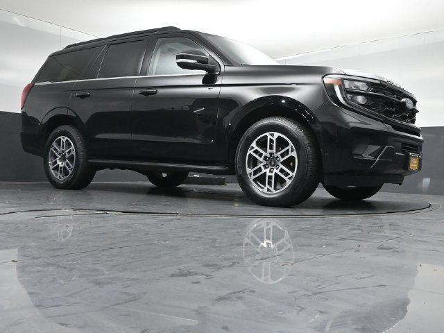Certified 2025 Ford Expedition Active AWD/4WD image 38